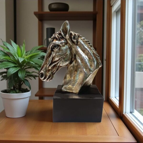 Regal Hoof – Premium Horse Head Sculpture for Home Decor