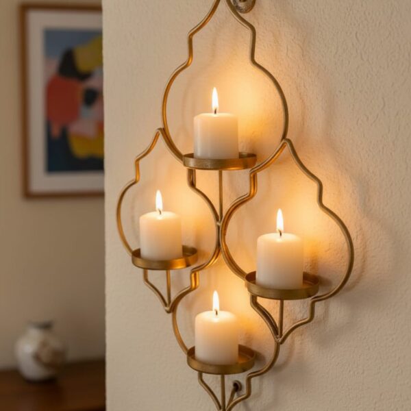 The Royal Lantern Holder