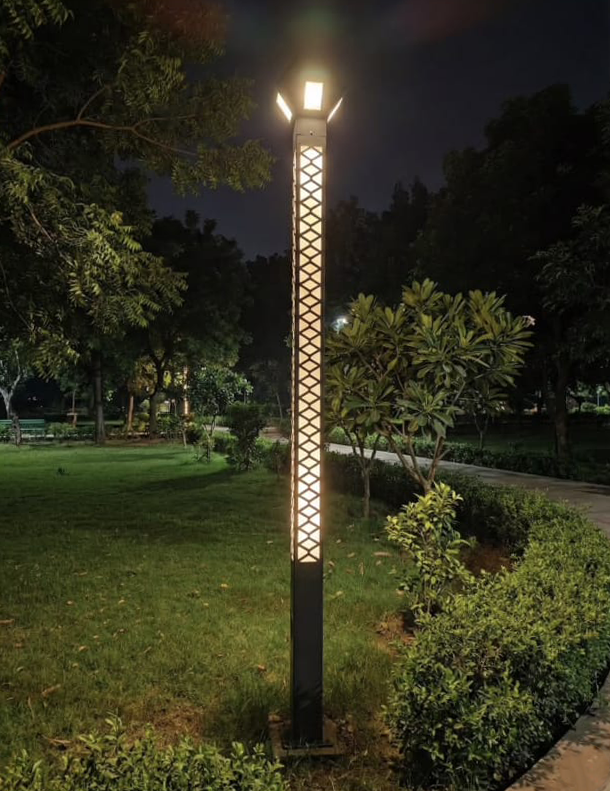 15 Main Aurora LED Garden Bollard - Image 1